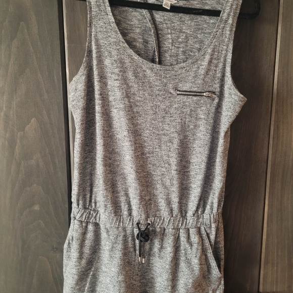 Calvin Klein jumper romper shorts sz Small with pockets - Picture 1 of 4